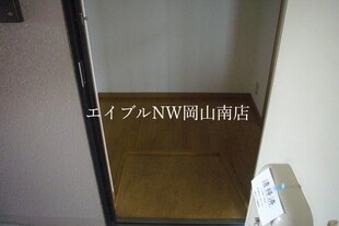 岡山駅 バス12分  岡電バス・中電バス・津島新道下車：停歩1分 2階の物件内観写真